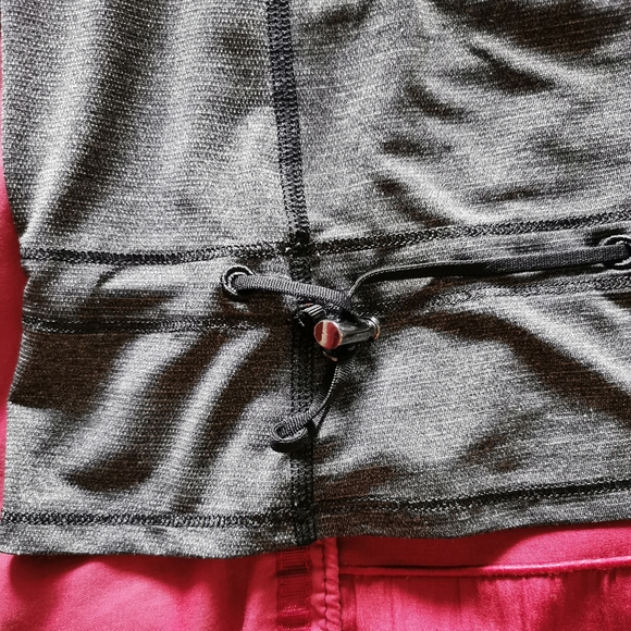 Lululemon Singlet - Picture 7 of 9